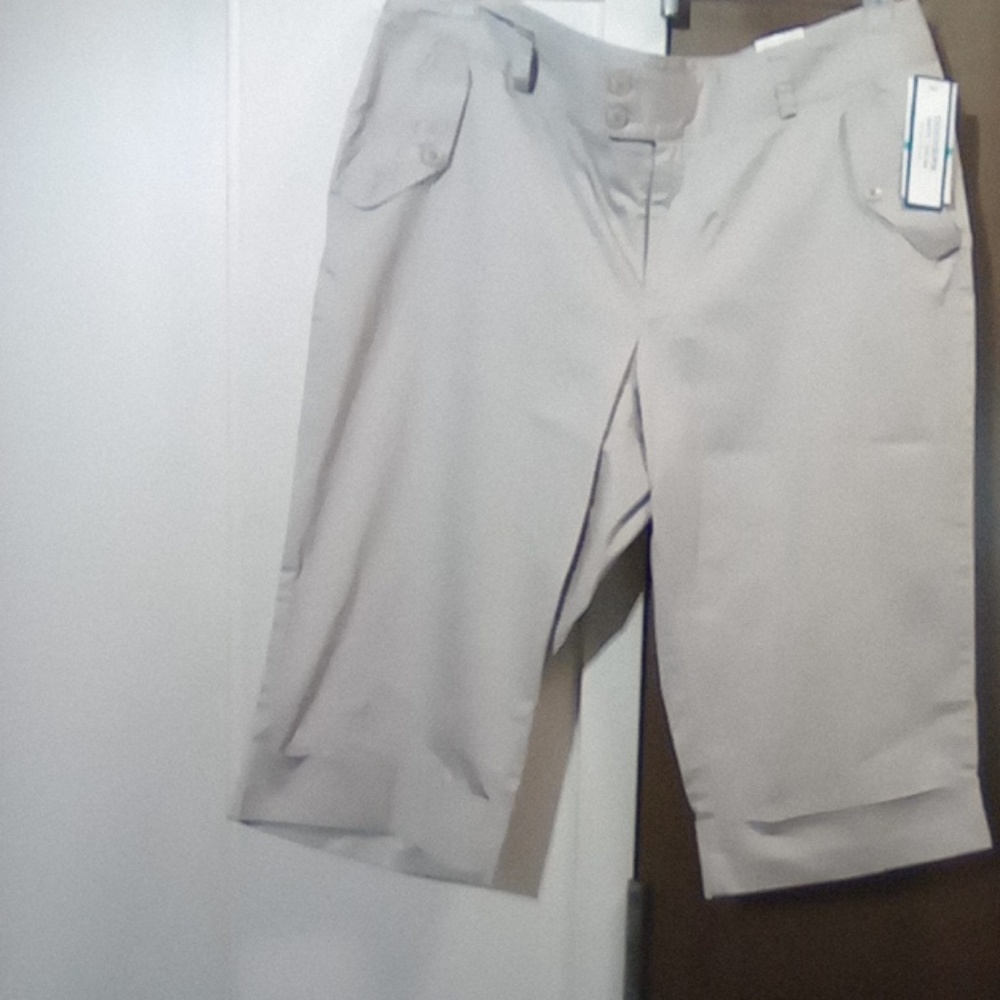 Dockers Capri Pants